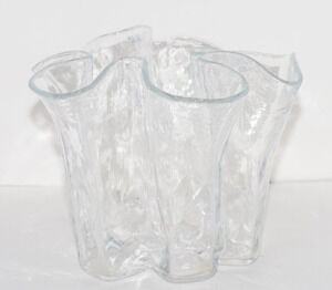 Muurla "Eva" Scandinavian Clear Ice Handkerchief Scalloped Art Glass Vase MCM
